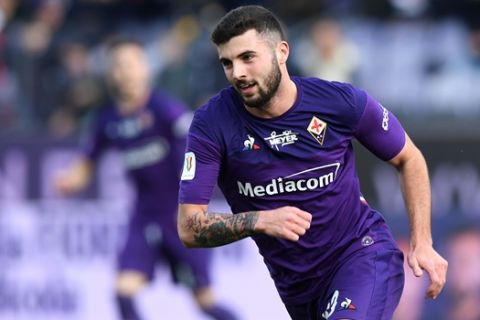 Fiorentina's Patrick Cutrone celebrates after scoring his side's first goal during an Italian Cup eightfinal soccer match, between Fiorentina and Atalanta at the Artemio Franchi stadium in Florence, Italy, Wednesday, Jan. 15, 2020. ( Jennifer Lorenzini/LaPresse via AP)