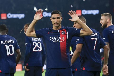 Ο Ασράφ Χακιμί της Παρί πανηγυρίζει γκολ που σημείωσε κόντρα στη Μαρσέιγ για τη Ligue 1 2023-2024 στο "Παρκ ντε Πρενς", Παρίσι | Κυριακή 24 Σεπτεμβρίου 2023