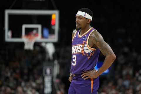 Phoenix Suns guard Bradley Beal (3) during the first half of an NBA basketball game against the Oklahoma City Thunder, Sunday, March 3, 2024, in Phoenix. (AP Photo/Rick Scuteri)