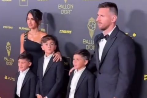 Η στιγμή που ο Μέσι έφτασε με την οικογένειά του στην τελετή απονομής της Χρυσής μπάλας