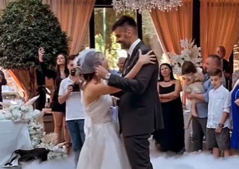 Ο Ντούσαν Σάκοτα στον πρώτο του χορό ως παντρεμένος με την Ράντα Μίμιτς