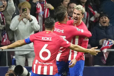 Οι παίκτες της Ατλέτικο πανηγυρίζουν γκολ που σημείωσαν κόντρα στη Σέλτικ για τη φάση των ομίλων του Champions League 2023-2024 στο "Μετροπολιτάνο", Μαδρίτη | Τρίτη 7 Νοεμβρίου 2023