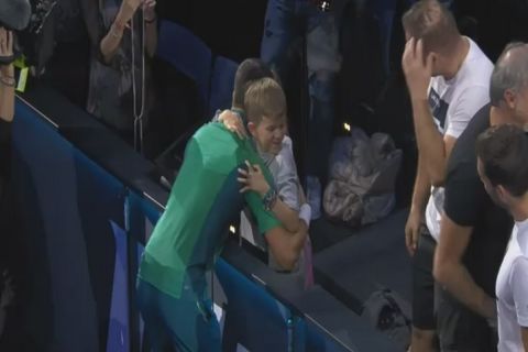 Τζόκοβιτς: Η χαρά της κόρης του για την κατάκτηση του ATP Finals και η αγκαλιά με το γιο του