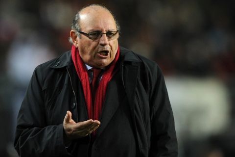 Peru's head coach Sergio Markarian gestures during the 2011 Copa America semi-final football match against Uruguay, at the Ciudad de La Plata stadium in La Plata, 59 Km south of Buenos Aires, on July 19, 2011.   AFP PHOTO / JUAN MABROMATA (Photo credit should read JUAN MABROMATA/AFP/Getty Images) ORG XMIT: