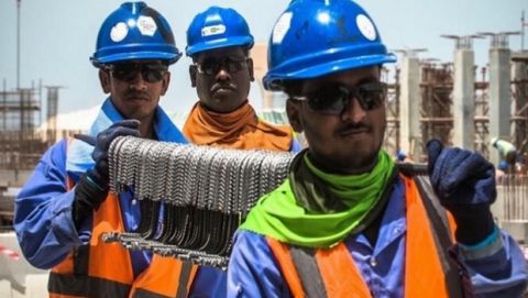 Η "μαγική πετσέτα" των εργατών για το Κατάρ 2022