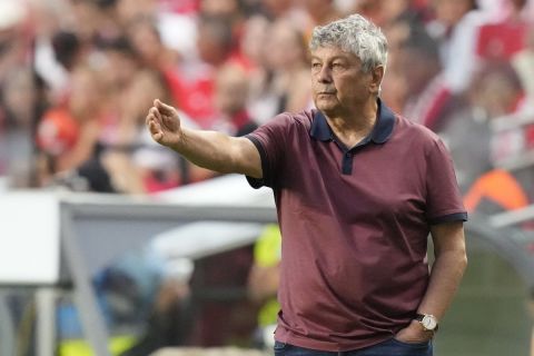 Ο προπονητής της Ντινάμο Κιέβου, Μιρτσέα Λουτσέσκου, σε αγώνα για τα playoffs του Champions League απέναντι στην Μπενφίκα | 23 Αυγούστου 2022