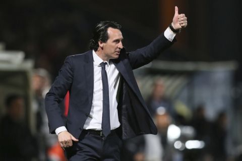 Paris Saint Germain's head coach Unai Emery gestures during the French League One soccer match, in Angers, western France, Friday, April 14, 2017. (AP Photo/David Vincent)