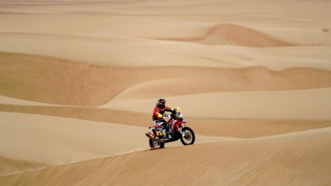05 BARREDA BORT JOAN (ESP); HONDA; moto; bike; action during the Dakar 2018; Stage 3 Pisco to San Juan De Marcona; Peru; january 8 - Photo Florent Gooden / DPPI