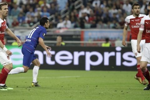 Chelsea's Pedro Rodriguez, second left, celebrates after scoring his side's second goal during the Europa League Final soccer match between Arsenal and Chelsea at the Olympic stadium in Baku, Azerbaijan, Wednesday, May 29, 2019. (AP Photo/Luca Bruno)