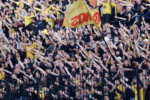 Οπαδοί του Άρη στις εξέδρες του "Κλεάνθης Βικελίδης" σε ματς πρωταθλήματος κόντρα στην ΑΕΚ | 14 Μαϊου 2022