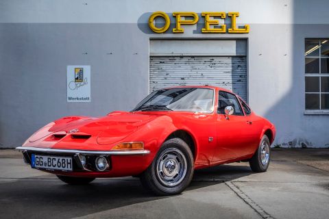 Dream car: Even 50 years after its introduction the slogan Only flying is better still applies to the Opel GT.