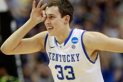 Kentucky's Kyle Wiltjer (33) reacts to a three-point shot against Baylor during the first half of an NCAA tournament South Regional finals college basketball game Sunday, March 25, 2012, in Atlanta. (AP Photo/John Bazemore) 