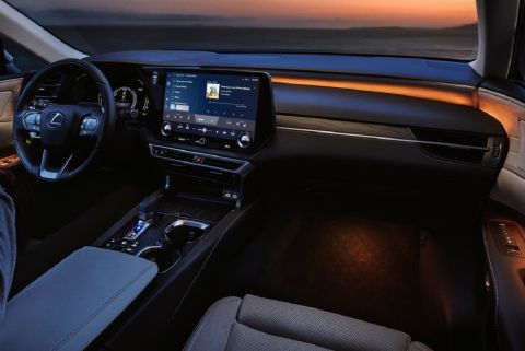 Αυτό είναι το νέο Lexus RX με 3 υβριδικές εκδόσεις και οθόνη 14’’
