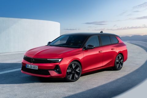 Opel Astra Electric: Το νέο Astra μπαίνει στην πρίζα