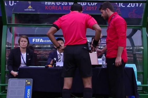 Η UEFA φέρνει το "Video Referee" στη Super League