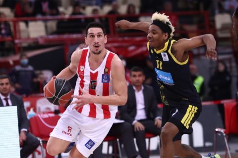 Ολυμπιακός - Άρης 89-75: Σούπερ Λαρεντζάκης οδήγησε τους ερυθρόλευκους με double-double