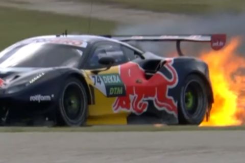 Ferrari πήρε φωτιά κατά τη διάρκεια των κατατακτήριων αγώνα του DTM 