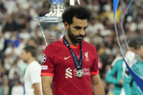 Ο Σαλάχ απογοητευμένος μετά την ήττα της Λίβερπουλ από τη Ρεάλ στον τελικό του Champions League