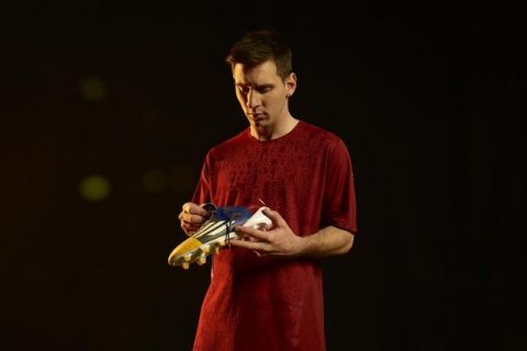 H Adidas παρουσιάζει το νέο adizero f50 Messi για τους φετινούς αγώνες του Leo στο UEFA Champions League