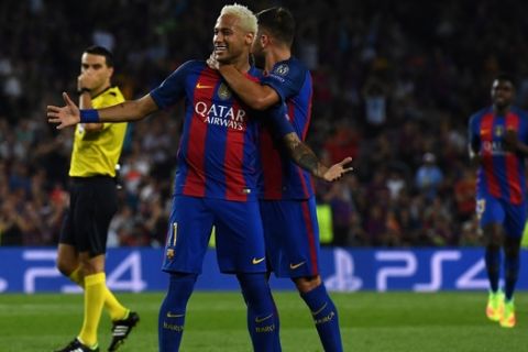 BARCELONA, SPAIN - SEPTEMBER 13:  Neymar of Barcelona celebrates scoring his sides third goal during the UEFA Champions League Group C match between FC Barcelona and Celtic FC at Camp Nou on September 13, 2016 in Barcelona, Spain.  (Photo by David Ramos/Getty Images)