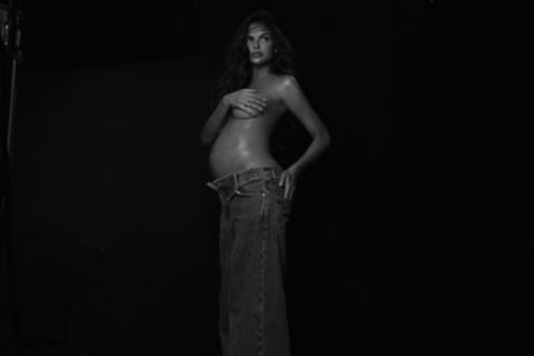 Οι φωτογραφίες με φουσκωμένη τη κοιλίτσα, της κοπέλας που φέρεται να είναι έγκυος στο τρίτο παιδί του Νεϊμάρ