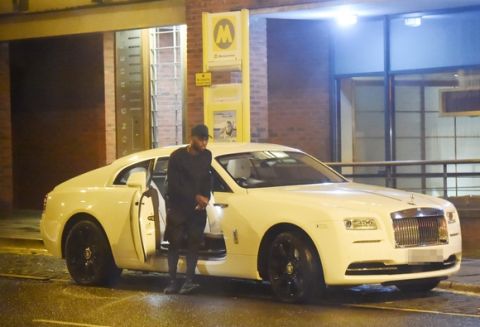 Daniel Sturridge parks his £200k Rolls Royce in a bus stop while getting a worker from il Forno restaurant to carry his takeaway out for him 