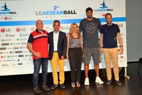 LG AegeanBall Festival στην Σύρο: Τζάμπολ με μπάσκετ 