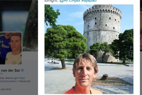 Selfie με φόντο τον Λευκό Πύργο ο Φαν Ντερ Σαρ