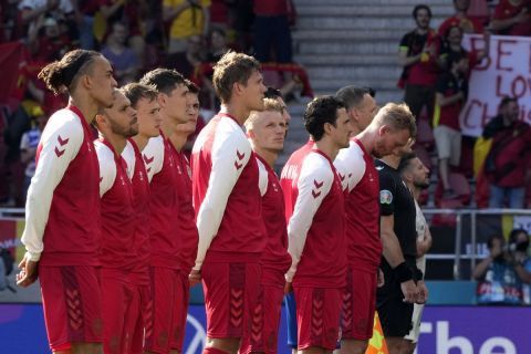 Οι παίκτες της εθνικής Δανίας πριν από αγώνα τους κόντρα στο Βέλγιο για τα τελικά του Euro 2020 | 17 Ιουνίου 2021