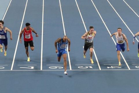 Ο Λαμοντ Τζέικομπς περνά πρώτος τη γραμμή του τερματισμού στον τελικό των 60μ. του ευρωπαϊκού πρωταθλήματος του Τορούν