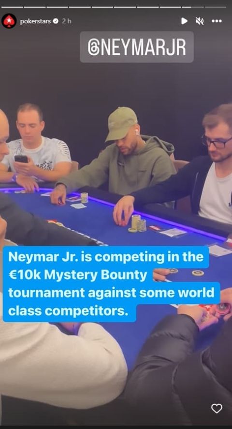 Ο Νεϊμάρ παίζει πόκερ