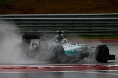 AUSTIN, TX - OCTOBER 24:  Nico Rosberg of Germany and Mercedes GP drives during final practice for the United States Formula One Grand Prix at Circuit of The Americas on October 24, 2015 in Austin, United States.  (Photo by Clive Mason/Getty Images)