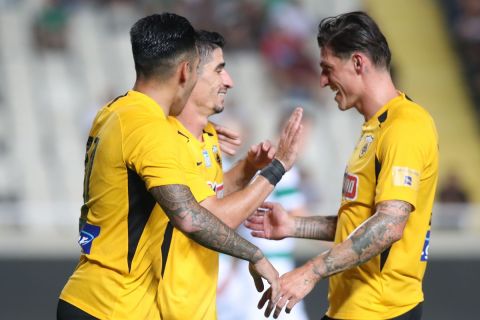 Οι παίκτες της ΑΕΚ πανηγυρίζουν το γκολ του Μάνταλου κόντρα στην Ομόνοια | 5 Αυγούστου 2022