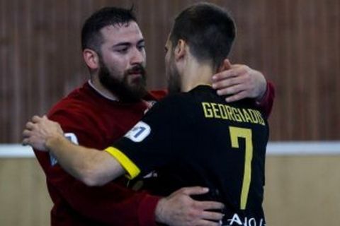 Handball Premier: Νίκησε σε νεκρό χρόνο η ΑΕΚ, εύκολα ο Ολυμπιακός