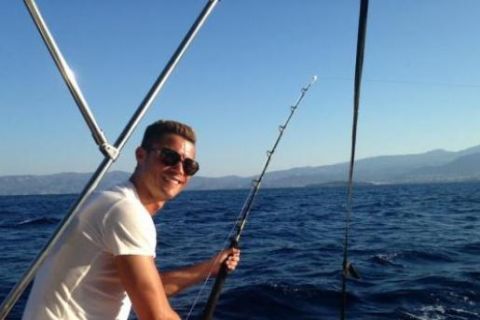 O Ρονάλντο ψαρεύει στην Κρήτη