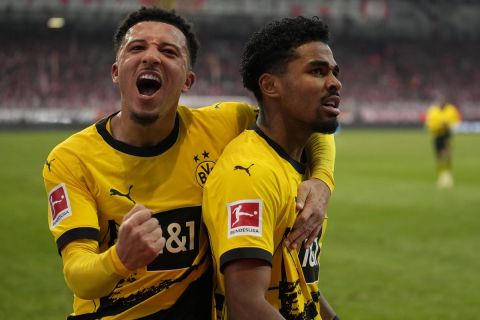 Οι Σάντσο και Μάατσεν πανηγυρίζουν γκολ της Ντόρτμουντ στην Bundesliga κόντρα στην Ουνιόν | 2 Μαρτίου 2024