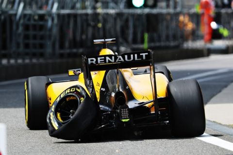 SHANGHAI, CHINA - APRIL 15:  Kevin Magnussen of Denmark driving the (20) Renault Sport Formula One Team Renault RS16 Renault RE16 turbo suffers a puncture on track during practice for the Formula One Grand Prix of China at Shanghai International Circuit on April 15, 2016 in Shanghai, China.  (Photo by Mark Thompson/Getty Images)