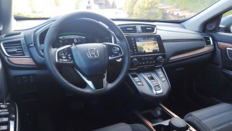 Στο δρόμο με το Honda CR-V hybrid