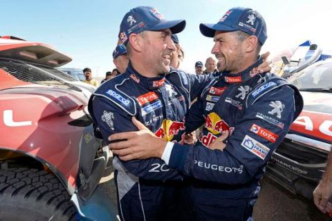 181 PETERHANSEL STEPHANE - - FRA - PEUGEOT 2008 DKR DESPRES CYRIL - FRA - PEUGEOT 2008 DKR during the 2015 China Silk Road rally, stage 13, final stage, from Dunhuang to Dunhuang on september 11th 2015, China. Photo Eric Vargiolu / DPPI