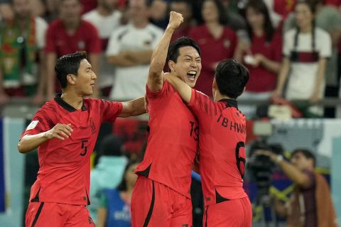 Οι παίκτες της Νότιας Κορέας πανηγυρίζουν