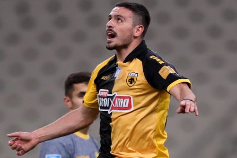 Ο Γαλανόπουλος πανηγυρίζει το γκολ του στο ΑΕΚ - Παναιτωλικός για την 15η αγωνιστική της Super League Interwetten.