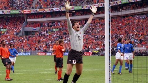 Italy soccer team goal keeper Francesco Toldo celebrates after making a save during the penalty shoot out following the semi final game of the European soccer Championships, on June 29, 2000 in Amsterdam. Italy defeated the Netherlands 3-1 on penalties to reach the final. (Ap Photo/Carlo Fumagalli)