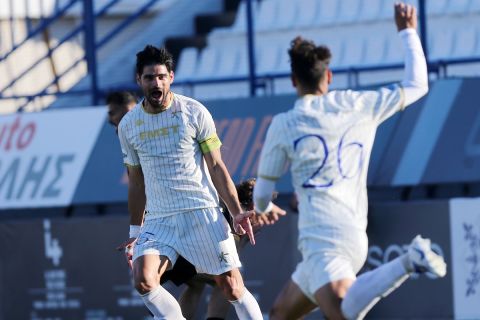 Οι παίκτες της Athens Kallithea πανηγυρίζουν γκολ που σημείωσαν κόντρα στον Ιωνικό για τη Super League 2 2023-2024 στο Γήπεδο Νεάπολης | Κυριακή 19 Νοεμβρίου 2023