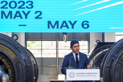 Ο Υφυπουργός Αθλητισμού, Λευτέρης Αυγενάκης, στην επίσημη παρουσίαση του ΔΕΗ Ποδηλατικού Γύρου Ελλάδας 2023, στο Παλαιό Εργοστάσιο της ΔΕΗ στο Φάληρο (21/3/2023). 