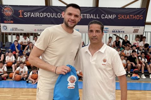 Ο Κώστας Παπανικολάου επισκέφθηκε το 1st Sfairopoulos Basketball Camp Skiathos και θυμήθηκε μια ιστορία από το NBA