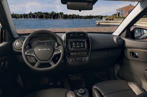 Το Dacia Spring αποκτά ισχυρότερο ηλεκτροκινητήρα 65 ίππων