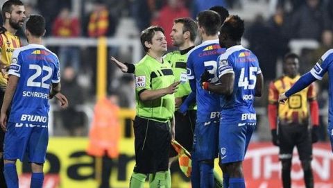 Διαιτητής τραυματίστηκε στο Κύπελλο Βελγίου και αντικαταστάθηκε από φίλαθλο