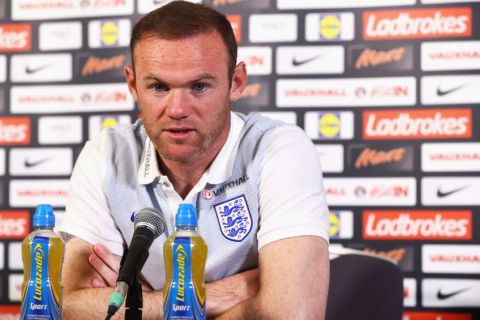 BURTON-UPON-TRENT, ENGLAND - AUGUST 30:  Wayne Rooney of England talks during the England Press Conference at St George's Park on August 30, 2016 in Burton-upon-Trent, England.  (Photo by Matthew Lewis/Getty Images)
