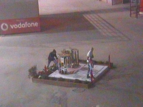 Βανδαλισμοί στο μνημείο της Θύρας 7 στο "Γ. Καραϊσκάκης"