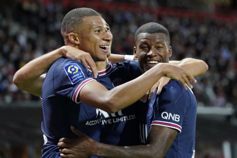 Ο Κιλιάν Εμπαπέ πανηγυρίζει γκολ με τη φανέλα της Παρί κόντρα στην Μπρεστ για την Ligue 1 | 20 Αυγούστου 2021